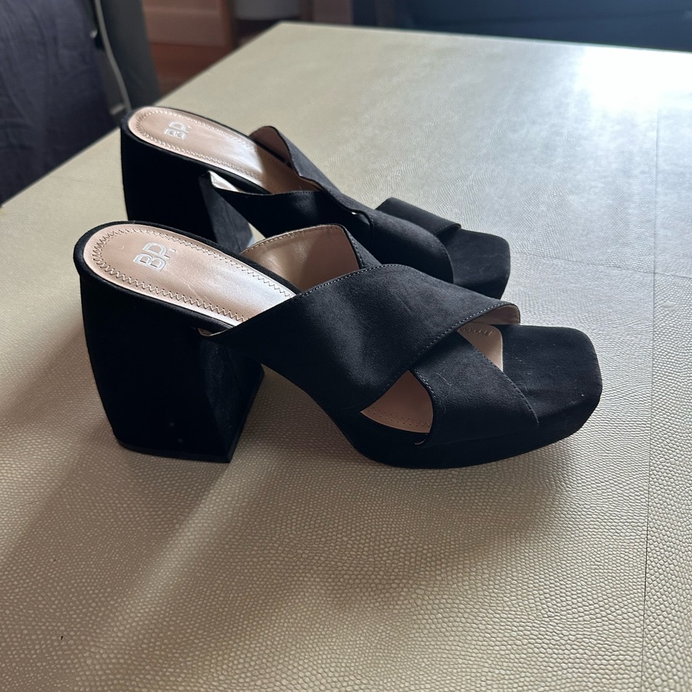 BP Black Women's Crisscross Mules